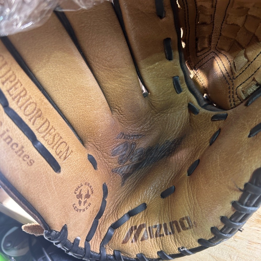Mizuno GVS 1300 Superior Design 13 Inch Baseball Glove Full Grain Leather lht - Picture 4 of 6